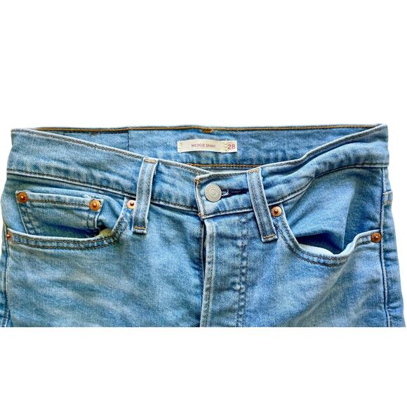 Levi’s Wedgie Fit Jeans Women's 28 Light Wash High-Rise Distressed Vintage - Picture 5 of 11